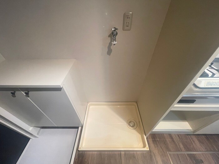 物件内観写真16　(洗濯機置場)