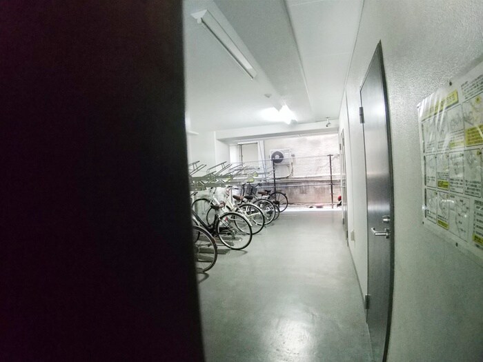 物件外観写真5　(駐輪場)