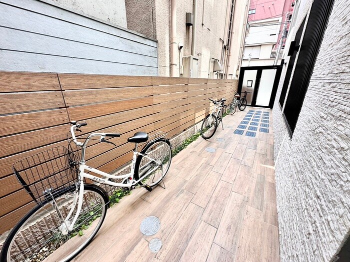 物件外観写真3　(駐輪場)