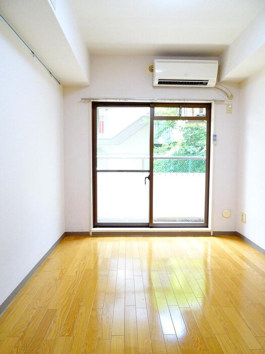 物件内観写真5　(居室)