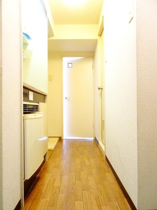 物件内観写真10　(廊下)