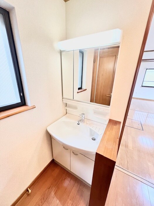 物件内観写真11　(洗面)