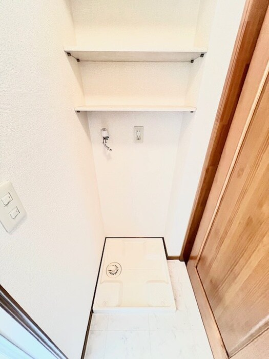 物件内観写真15　(洗濯機置場)