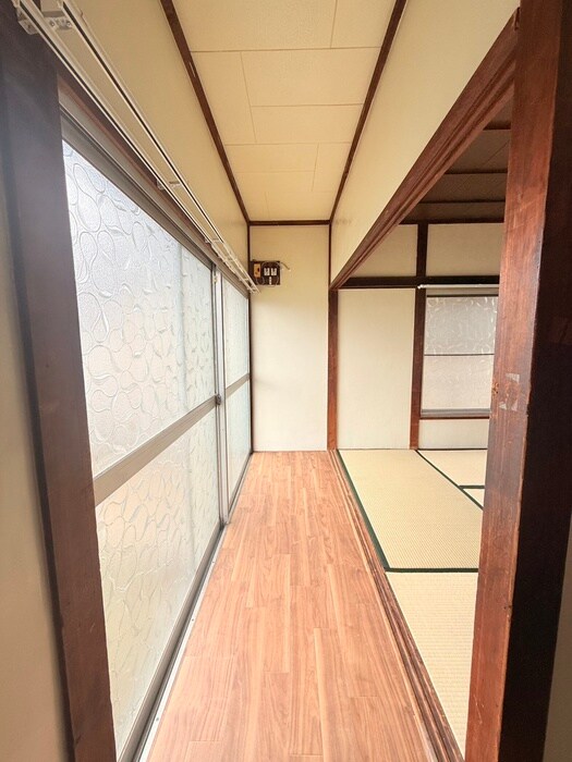 物件内観写真12　(廊下)