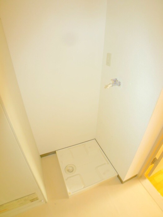 物件内観写真14　(洗濯機置場)