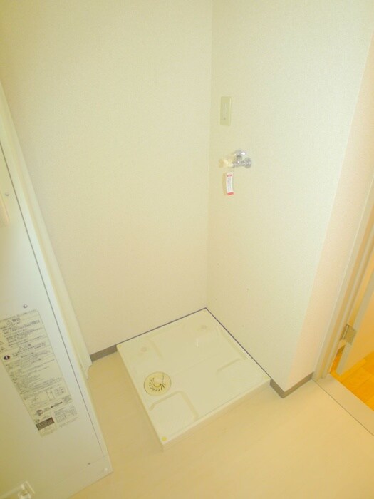 物件内観写真15　(洗濯機置場)