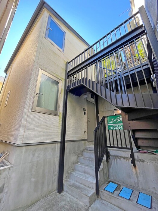 物件外観写真1　(エントランス部分)