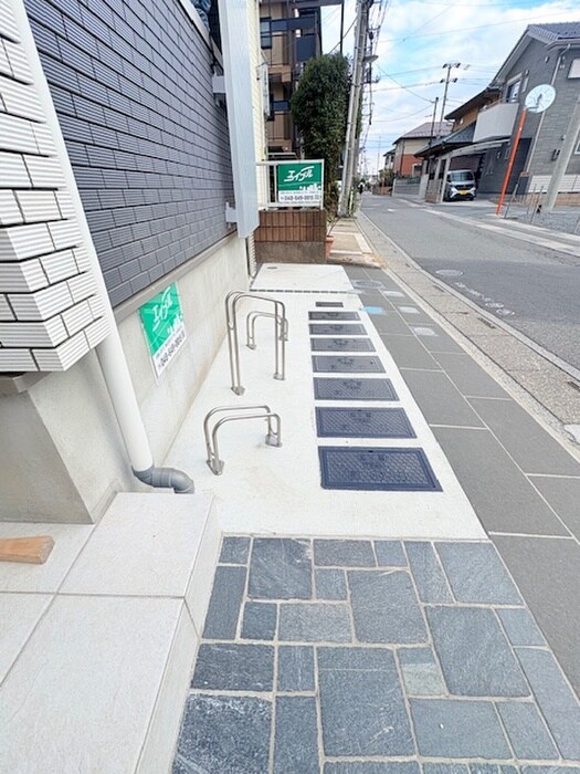 物件外観写真5　(駐輪場)