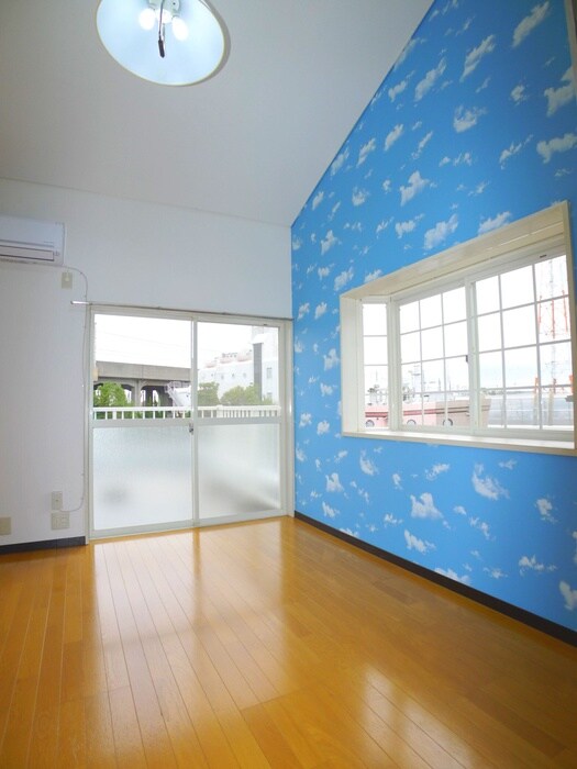 物件内観写真7　(室内からの展望)