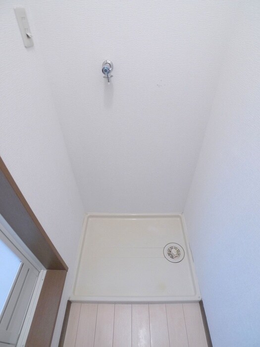 物件内観写真14　(洗濯機置場)