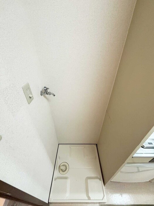物件内観写真9　(洗濯機置場)