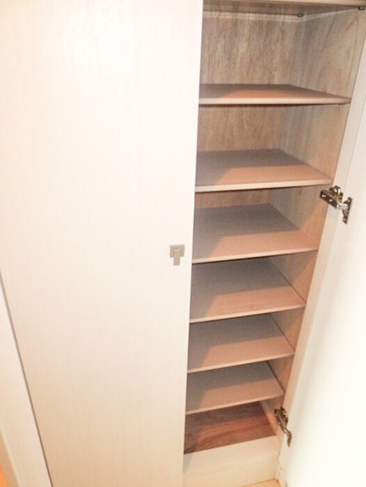 物件内観写真7　(靴箱)