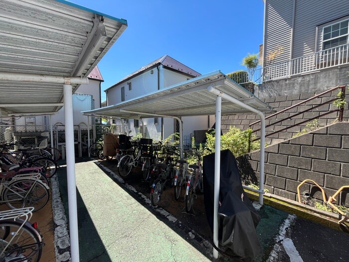 物件外観写真6　(駐輪場)
