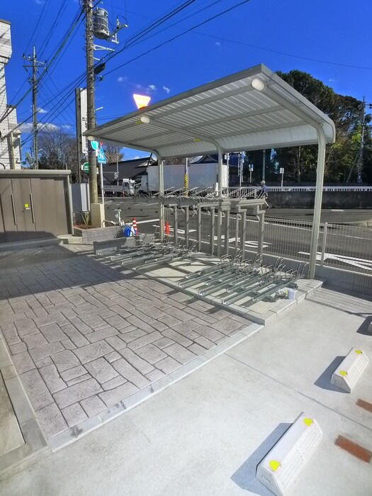 物件外観写真4　(駐輪場)