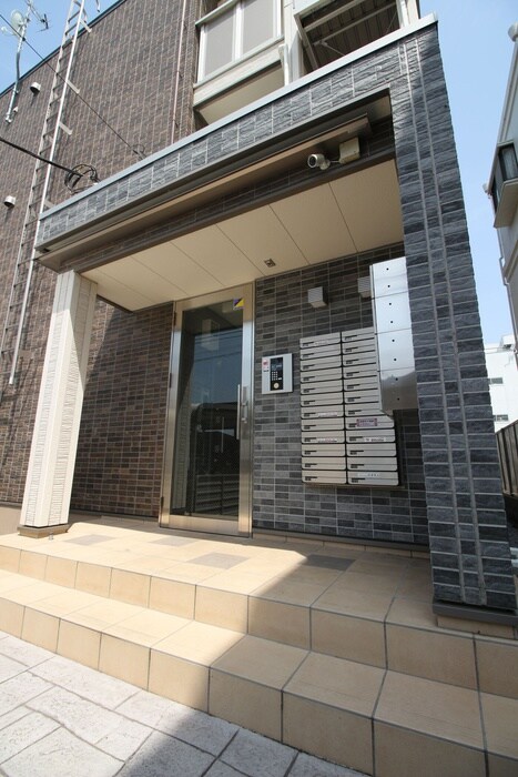 物件外観写真5　(エントランス部分)