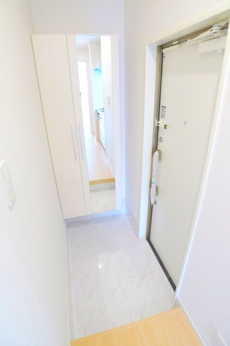 物件内観写真16　(玄関)