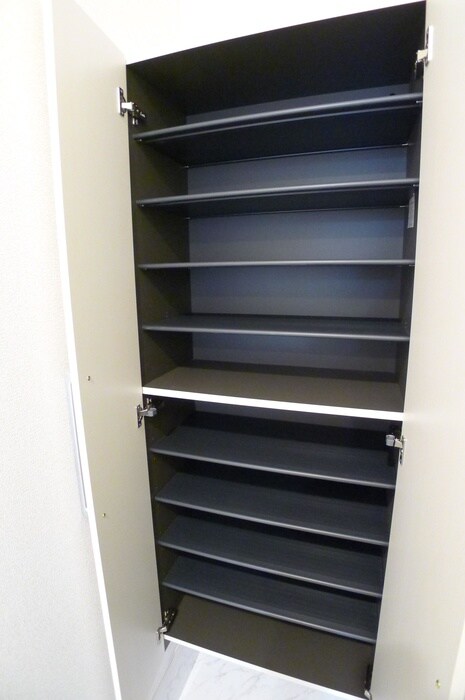 物件内観写真18　(靴箱)