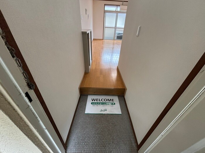 物件内観写真13　(玄関)