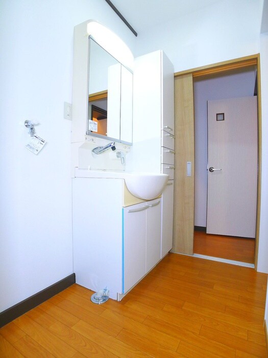 物件内観写真13　(洗濯機置場)