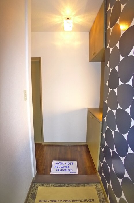 物件内観写真12　(玄関)