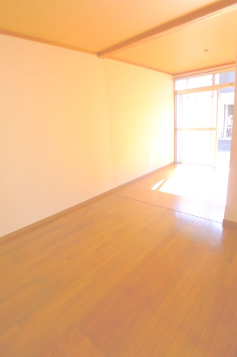 物件内観写真4　(居室)