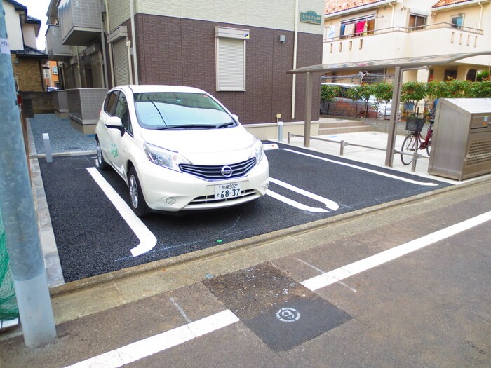 物件外観写真3　(駐車場)