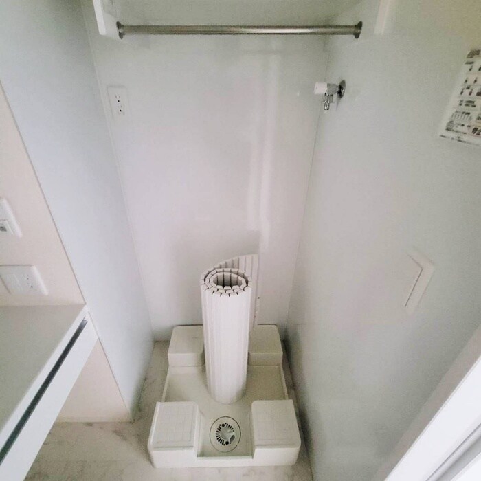 物件内観写真17　(洗濯機置場)