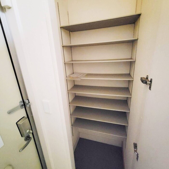 物件内観写真18　(靴箱)