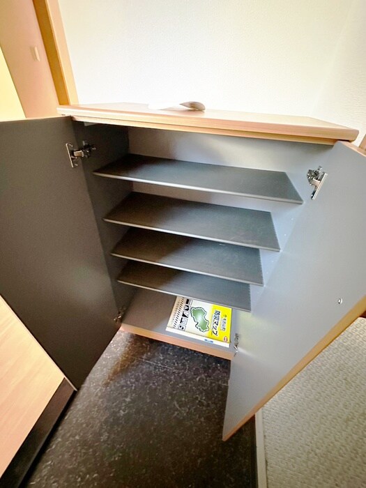 物件内観写真15　(靴箱)