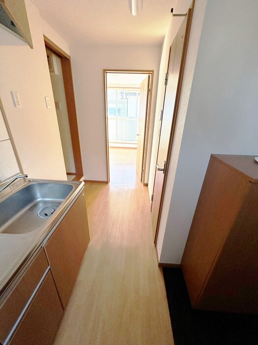 物件内観写真18　(廊下)