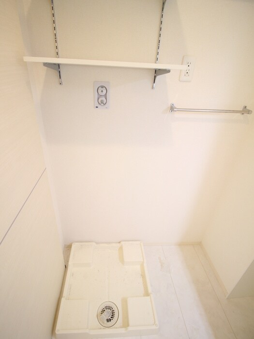 物件内観写真11　(洗濯機置場)