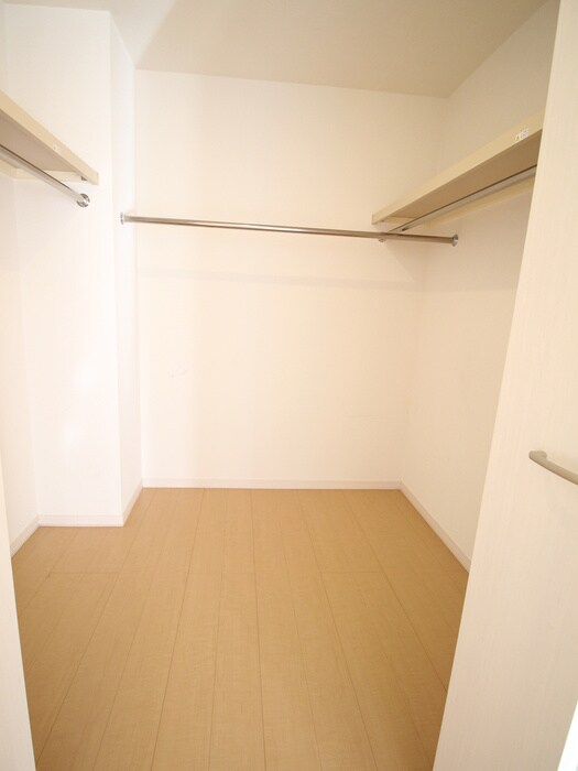 物件内観写真15　(収納)