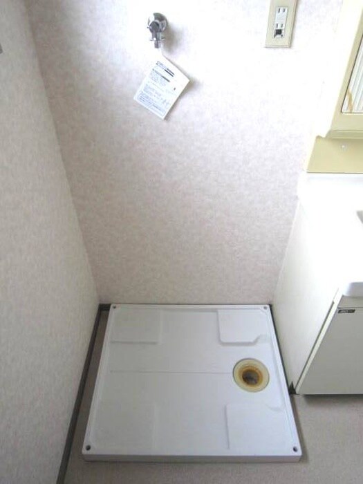 物件内観写真14　(洗濯機置場)