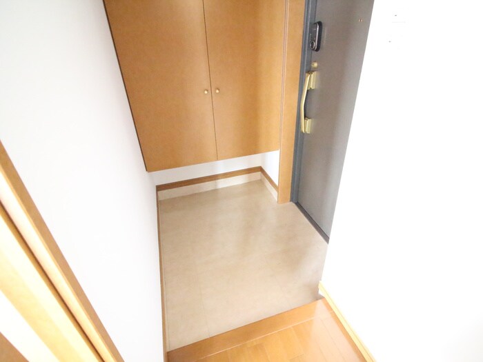 物件内観写真14　(玄関)