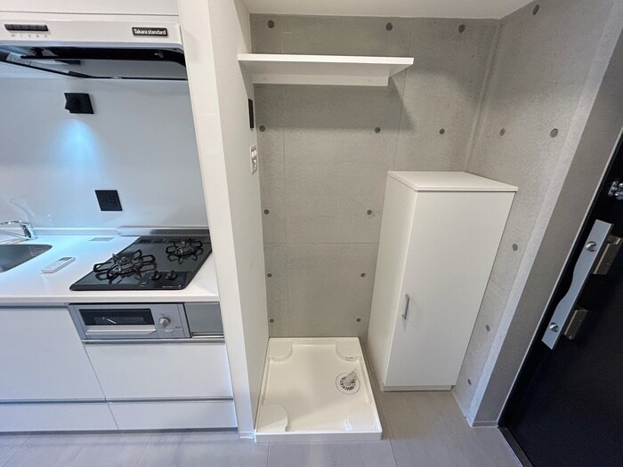 物件内観写真16　(洗濯機置場)