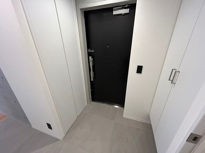 物件内観写真18　(玄関)