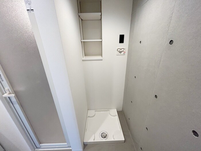 物件内観写真18　(洗濯機置場)