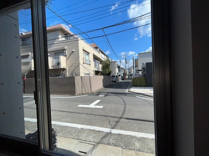 物件内観写真20　(室内からの展望)