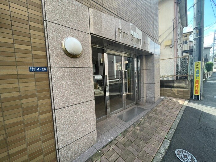 物件外観写真2　(エントランス部分)