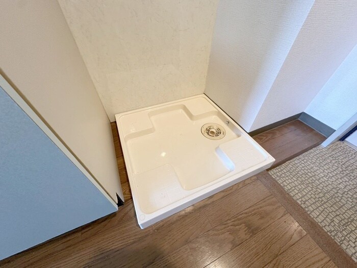 物件内観写真12　(洗濯機置場)