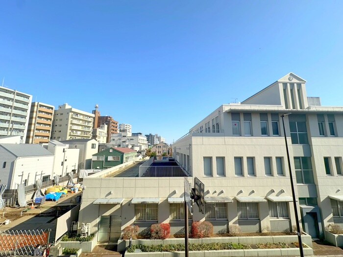 物件内観写真15　(室内からの展望)