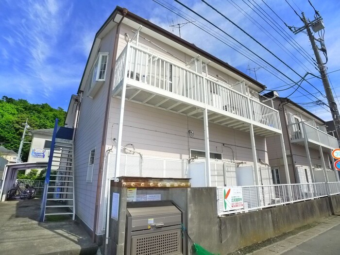 物件外観写真5　(エントランス部分)