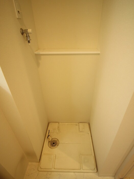 物件内観写真17　(洗濯機置場)