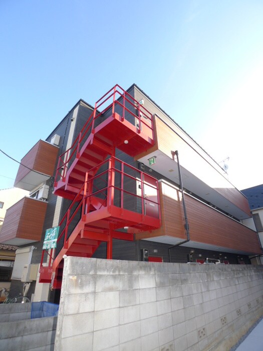 物件外観写真2　(エントランス部分)