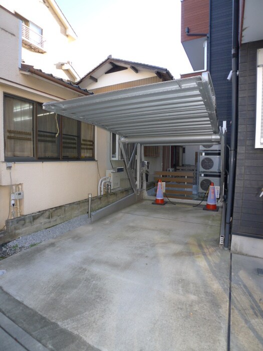 物件外観写真6　(駐車場)