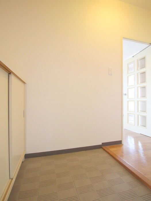 物件内観写真18　(玄関)