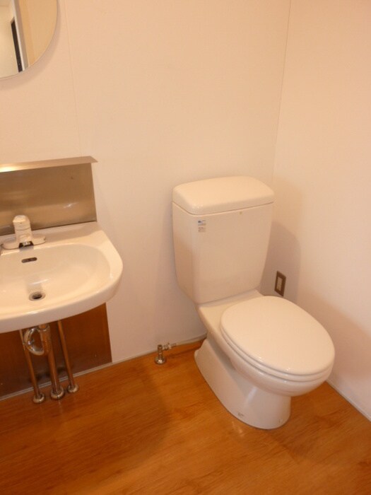 物件内観写真14　(トイレ)