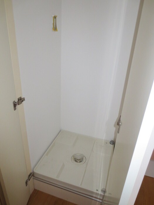 物件内観写真18　(洗濯機置場)