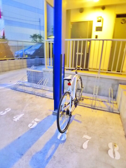物件外観写真4　(駐輪場)