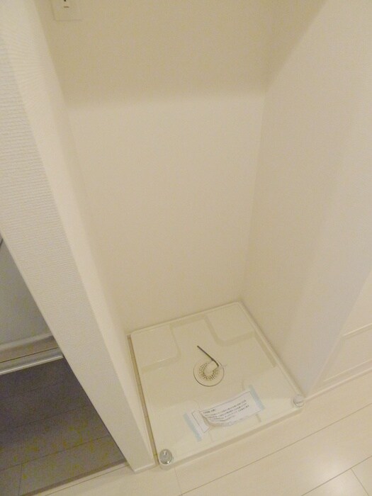 物件内観写真13　(洗濯機置場)